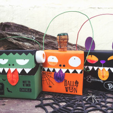 簡単工作!お菓子の空き箱であっかんべーモンスターの作り方!