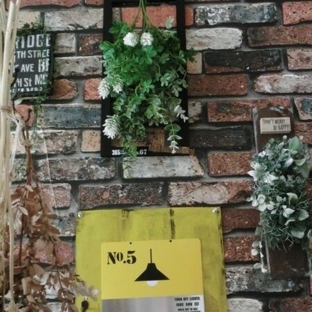 男前レンガ壁紙を爽やかに!100均雑貨をおしゃれに飾って!