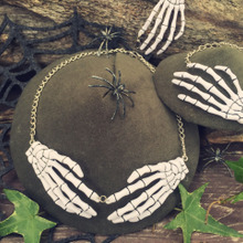 セリア骸骨ヘアクリップを簡単リメイク!個性派アクセサリーや便利小物に!