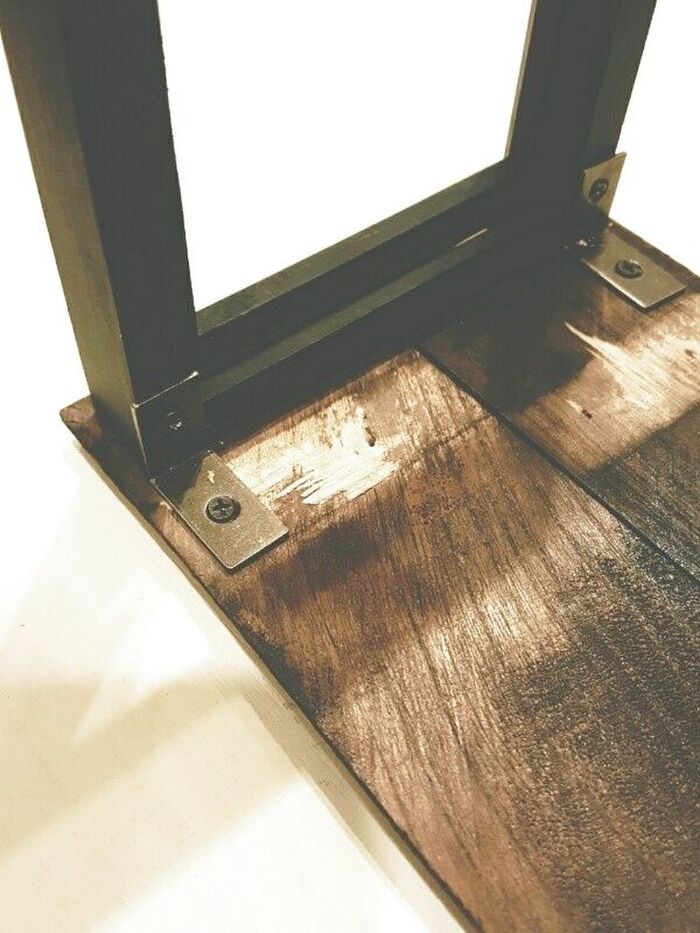 L字金具で補強する