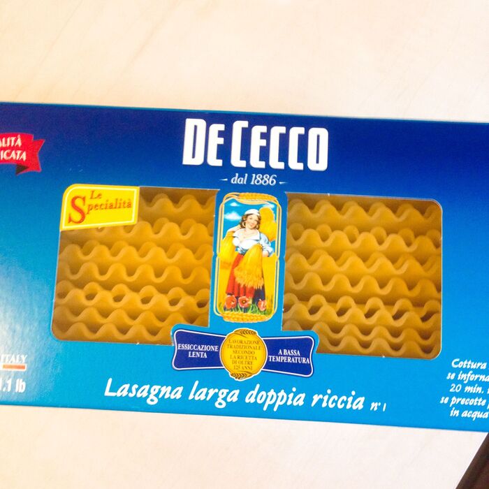 ラザニアを茹でます