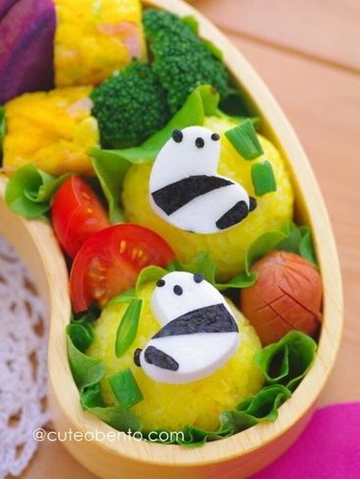 ハートの型で作るパンダちゃんのキャラ弁