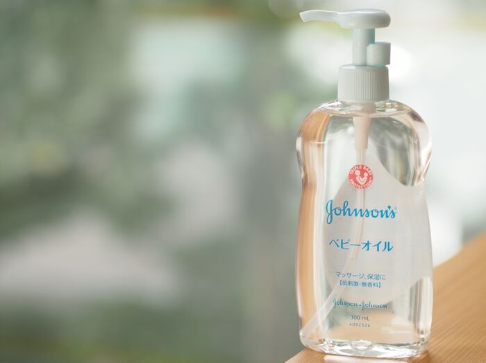 万能すぎる!「ベビーオイル」の意外な使い方を試してみた!!