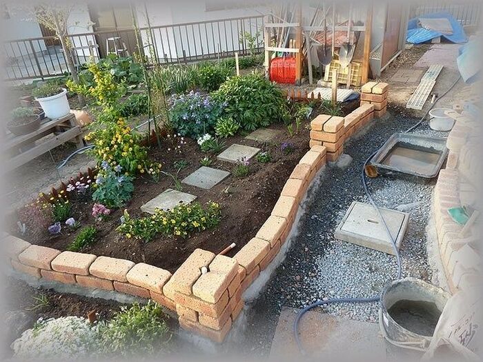 ~花壇縁取りレンガ積~