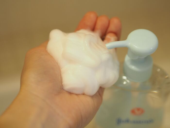 1、ベビーオイルで洗顔!