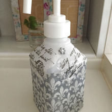 消毒スプレーもデコポッジでおしゃれなインテリアに