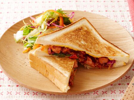 ウインナーミートソースのホットサンド