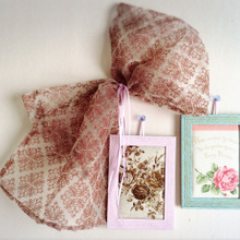 100均フォトフレームに 布を入れて♪ボリュームディスプレイ♪