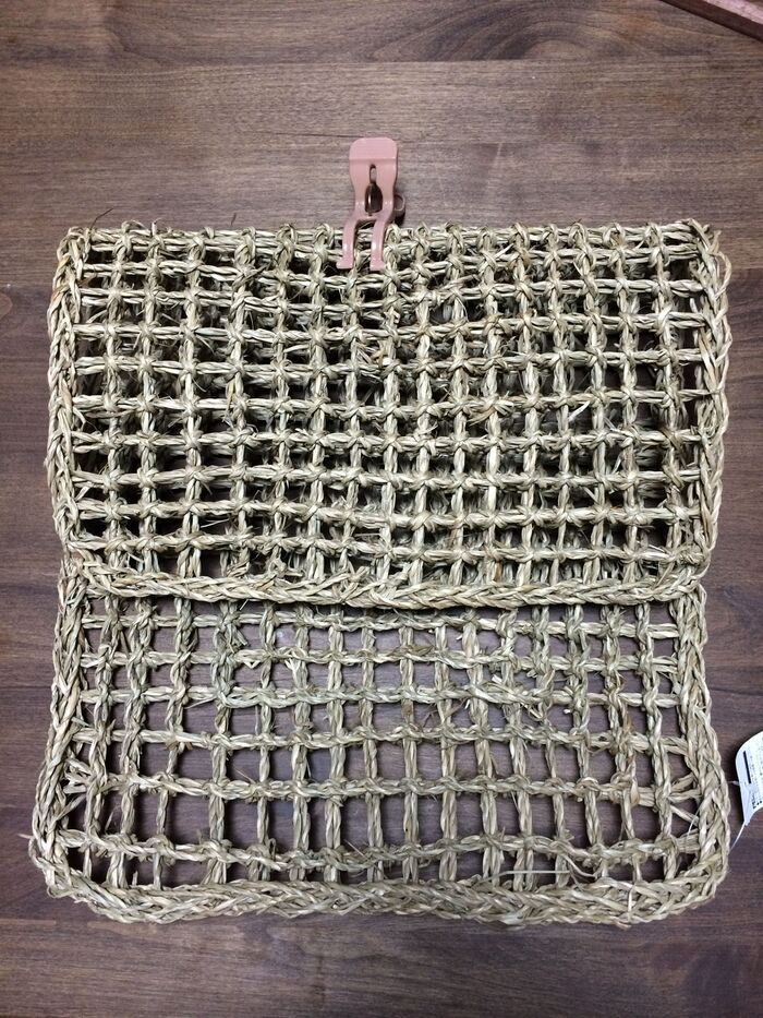 水草マットを折ります。