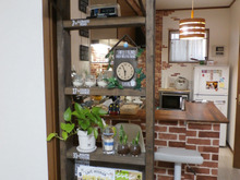 100均とディアウォールでDIY!パタパタ窓付き男前なパーテーション(^_-)-☆