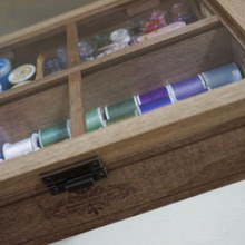 見える!見せる!100均木箱とフォトフレームでミシン糸収納