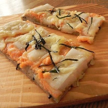 お餅とチーズがとろーり♡ 明太餅ピザ♪