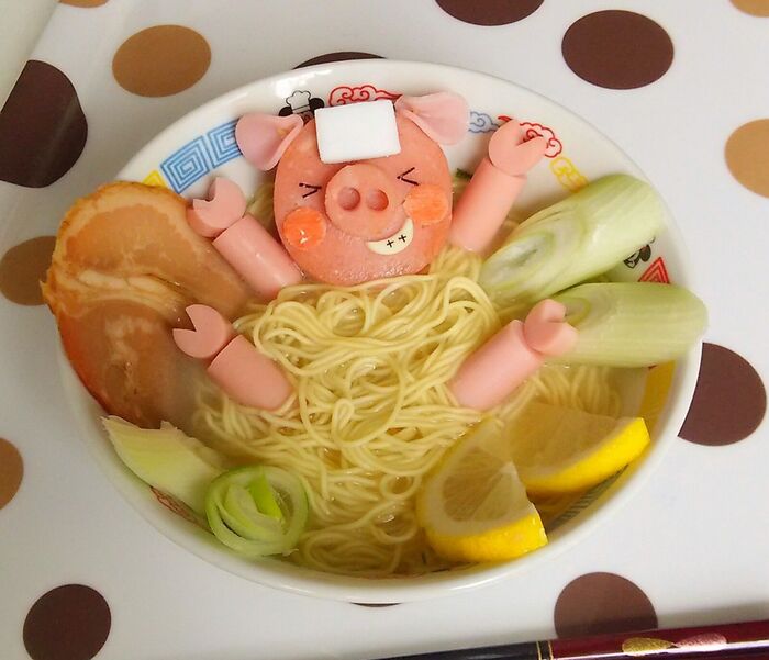 ラ王袋麺で♡入浴ブタちゃんの豚骨ラーメン