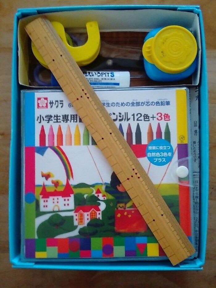 小学生のお道具箱の中を牛乳パックの仕切りで使いやすく!