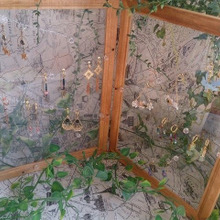 セリアフォトフレームでディスプレイアクセサリー収納