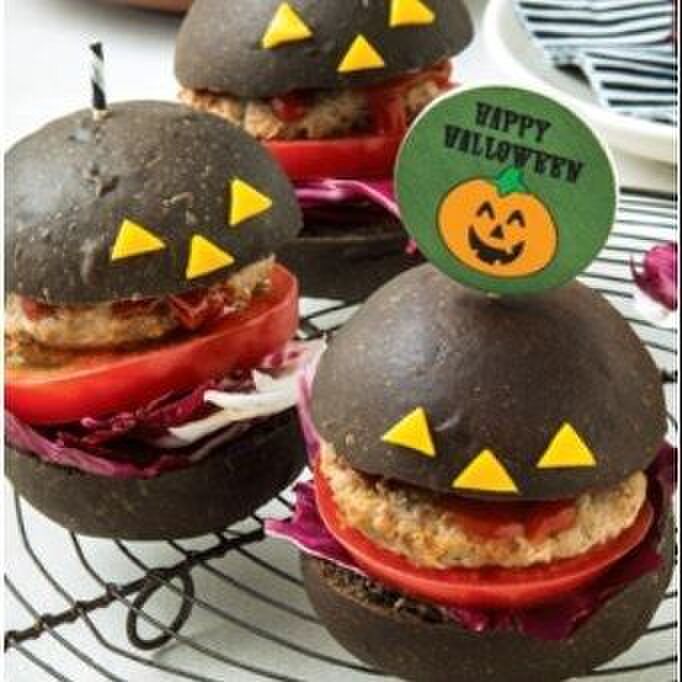 ハロウィンパーティーにぴったり!ハロウィンバーガー(Nico Tableレシピ)