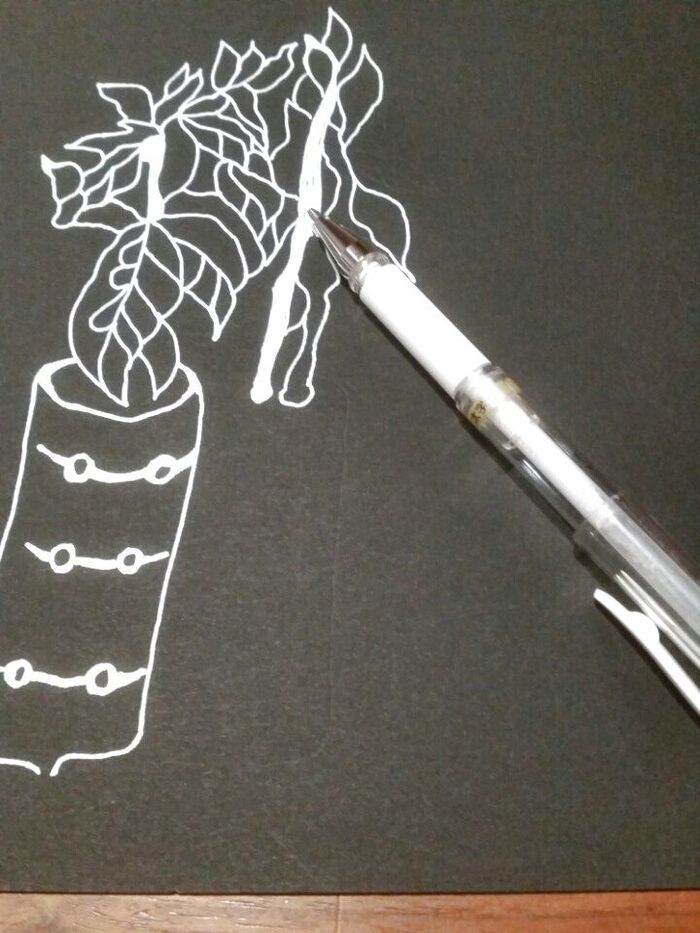 下絵を写して描きます