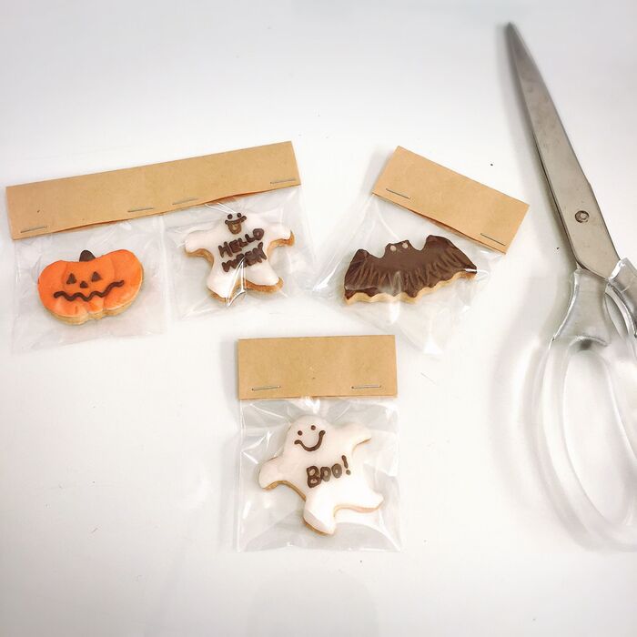 2.ホチキスで留めます