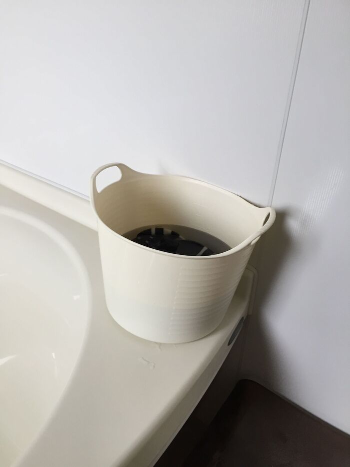 お風呂場の隅に置く