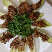 チコリーでオシャレに!豚小間のパーティーレシピ