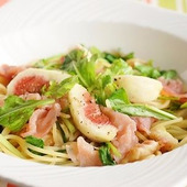 秋の美容と健康に!【いちじくと生ハムとルッコラのパスタ】