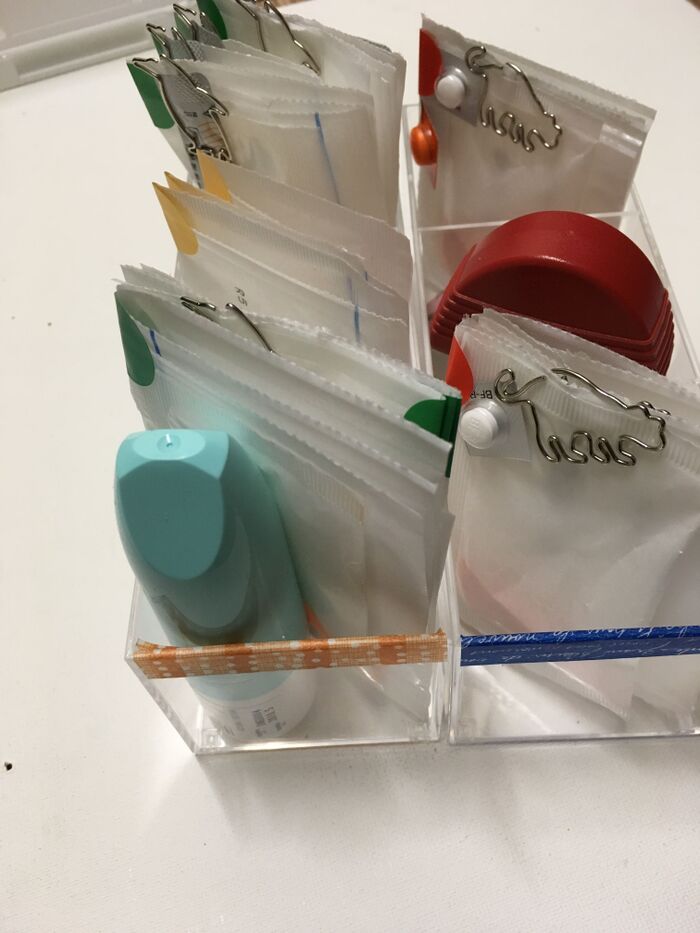 【薬をボックスに入れる】