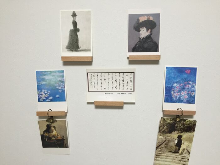 100均でリビングがミニ美術館に!!