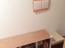 動線を考えて、子供本棚横にスツールを置きました☆