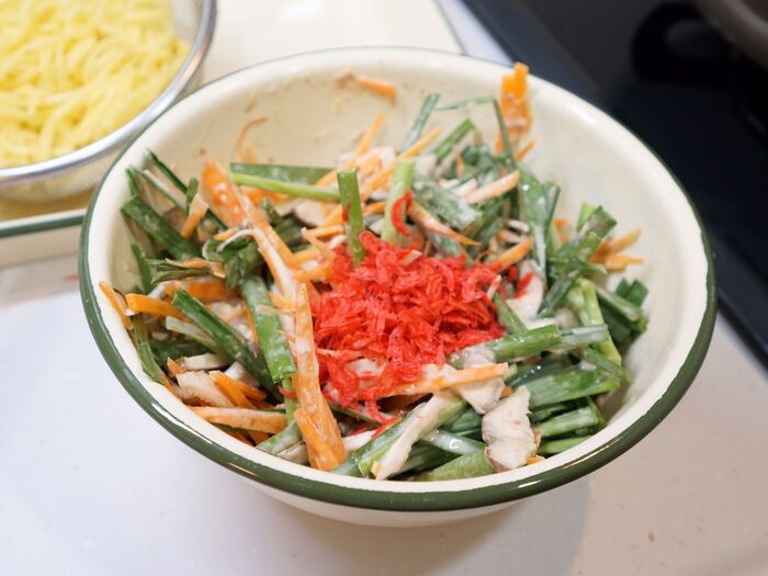 7.材料と生地を混ぜます。