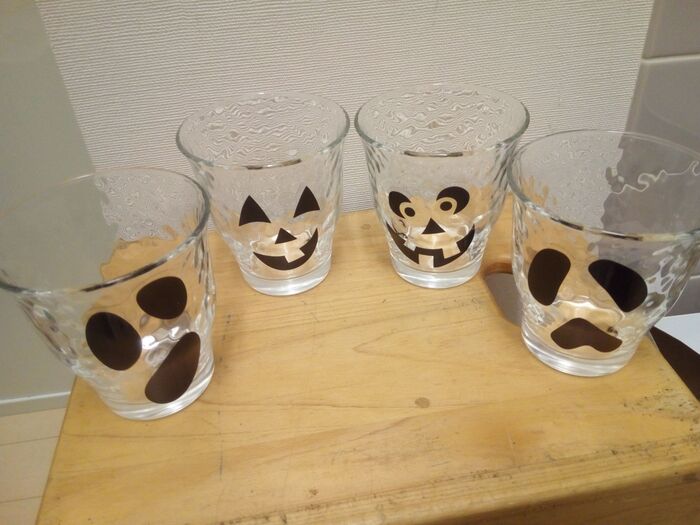 ハロウィンパーティーはこれで決まり！グラスに貼るだけかぼちゃとおばけシール♪