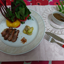 赤軸ほうれん草のスタンディングstyle、そらまめとローストポーク