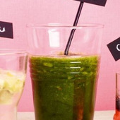 食べ過ぎた次の日の救世主!小松菜とりんごののみやすいスムージー