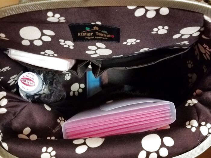 背中のポケットの他にもいろいろ