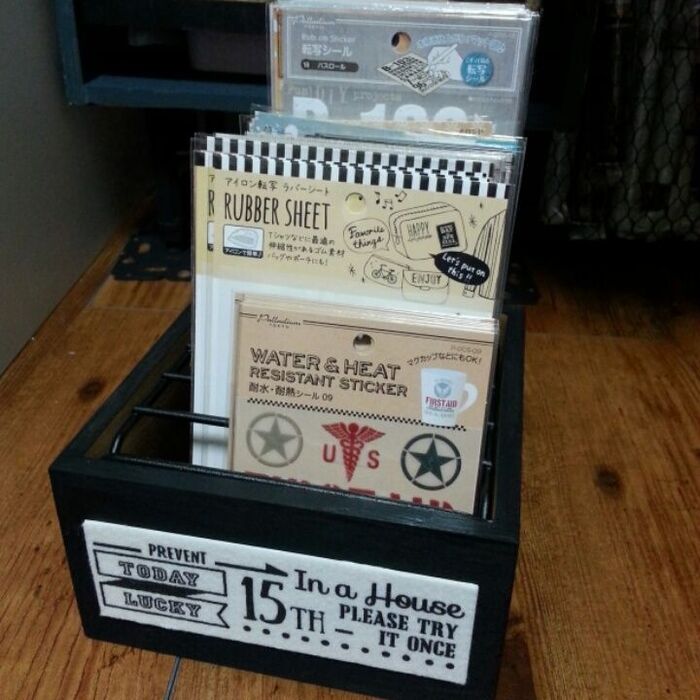 100均の意外なコラボで!転写シール収納ラックをDIY