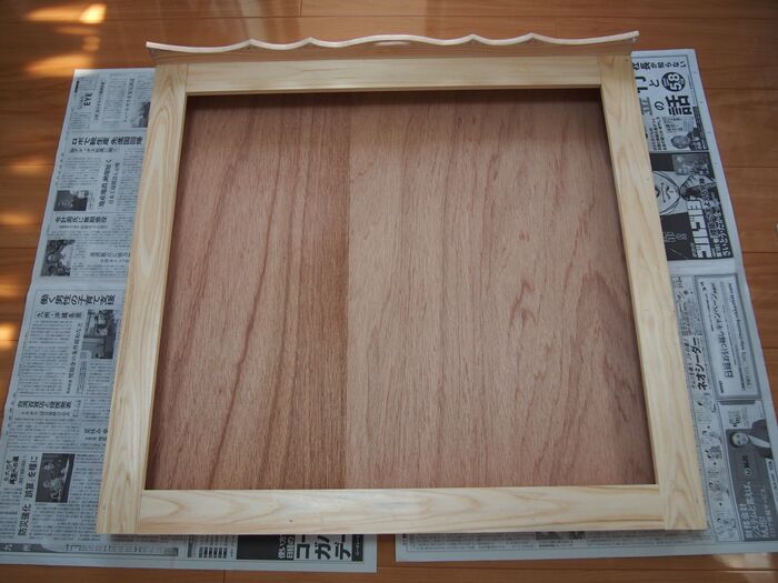 3、裏側は、ベニヤ板です