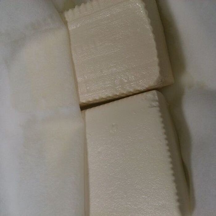 まずは豆腐の水抜き