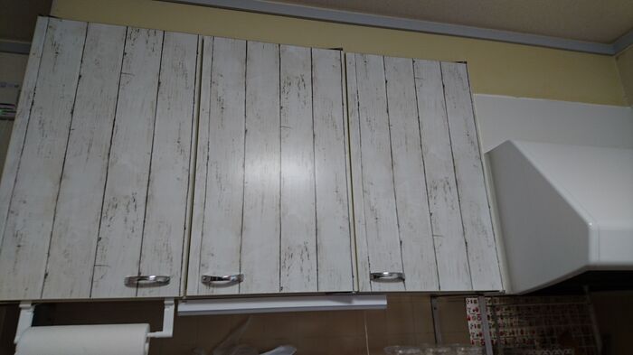 ダイソーのリメイクシートを使って公営住宅でも諦めないDIY!