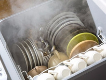 【年間1万円も?】食洗機を使うと水道代・ガス代・電気代が節約になるって本当!?