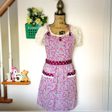 肩コリしない♡ 後ろバッテン♡小花の エプロン♡