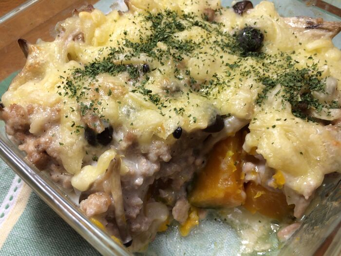 節約レシピ♡家計に優しい!絶対に美味しい!しめじと挽肉のグラタン