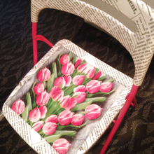 ダイソーのデコパージュ液でIKEAのパイプ椅子をリメイク❣️