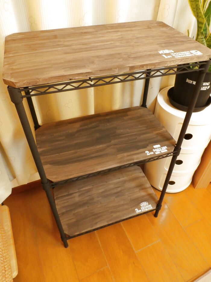 塗る・切る・置くのスリーステップでDIY♪メタルラックを男前に大変身(^^)