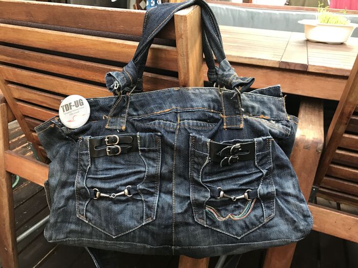 デニムリメイク☆オシャレでカッコイイ!完全オリジナル☆デニムバッグ