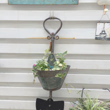 ブリキカンにデコライナー&デコパージュ