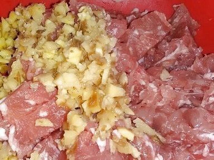 小間肉でひき肉の代わり