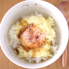 エネルギーチャージ!ダブルチーズのたまごかけどんぶりご飯