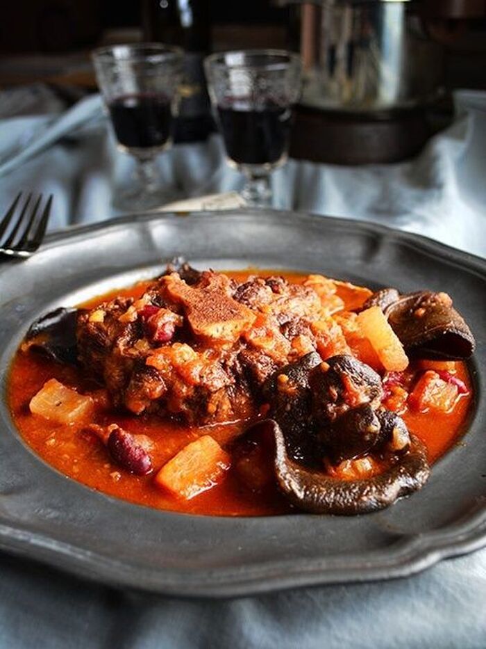 圧力鍋で簡単豪華料理★オックステールのワイントマト煮込