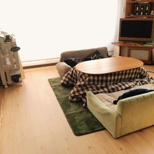 暗くて地味なリビング床を明るい可愛いパイン柄に♪簡単プチリフォーム♡