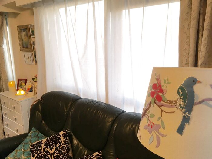 鳥のウォールステッカーをリビングに分散して貼って統一感を出す