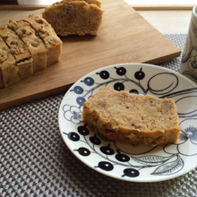 水切りヨーグルトを作った時にできる『ホエー』を利用した【りんごとクルミのシナモンパウンドケーキ】